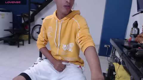 Snapshot of andressdean chatting on 12.09.24 Andres Dean online show from 12.09.24