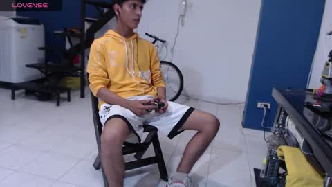 Snapshot of andressdean chatting on 12.10.24 Andres Dean online show from 12.10.24