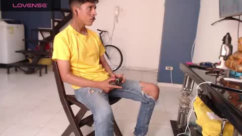 Snapshot of andressdean chatting on 01.16.25 Andres Dean online show from 01.16.25