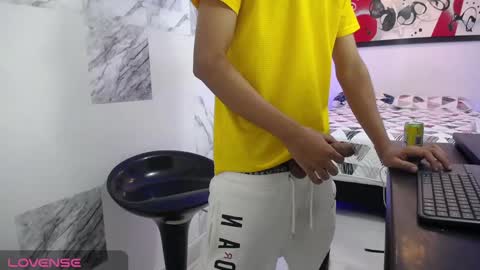 Snapshot of andressdean chatting on 01.17.25 Andres Dean online show from 01.17.25