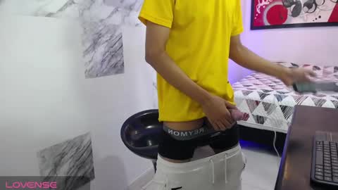 Snapshot of andressdean chatting on 01.18.25 Andres Dean online show from 01.18.25