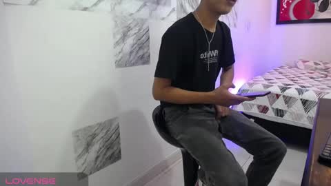 Snapshot of andressdean chatting on 01.18.25 Andres Dean online show from 01.18.25