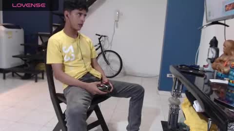 Snapshot of andressdean chatting on 01.19.25 Andres Dean online show from 01.19.25