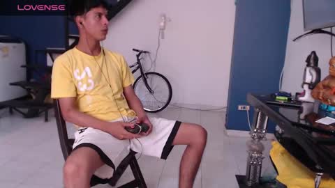 Snapshot of andressdean chatting on 01.19.25 Andres Dean online show from 01.19.25