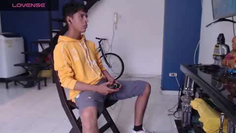 Snapshot of andressdean chatting on 01.25.25 Andres Dean online show from 01.25.25