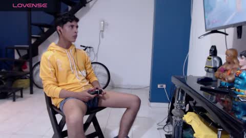 Snapshot of andressdean chatting on 01.26.25 Andres Dean online show from 01.26.25