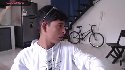 Snapshot of andressdean chatting on 01.26.25 Andres Dean online show from 01.26.25