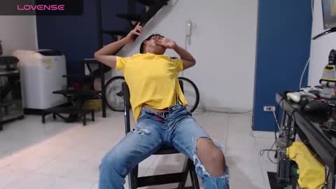 Snapshot of andressdean chatting on 01.30.25 Andres Dean online show from 01.30.25