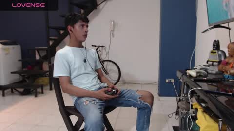 Snapshot of andressdean chatting on 02.01.25 Andres Dean online show from 02.01.25