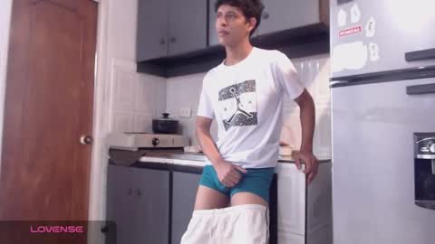 Snapshot of andressdean chatting on 09.24.25 Andres Dean online show from 09.24.25