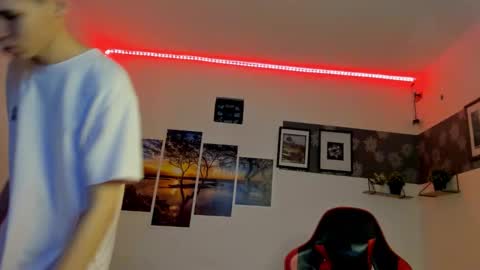 andrew_2811 online show from 10.19.25