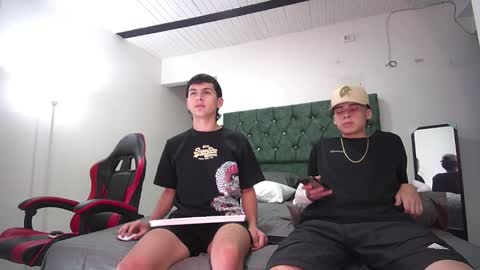 Snapshot of andrew_restrepo chatting on 09.10.25 andrew restrepo online show from 09.10.25