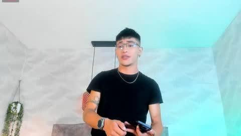 Snapshot of andrewayne_ chatting on 07.22.26 andrewayne_ online show from 07.22.26
