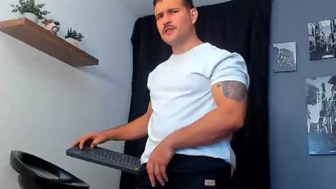 Snapshot of andrewdiaz_ chatting on 07.22.26 Andrew Diaz online show from 07.22.26