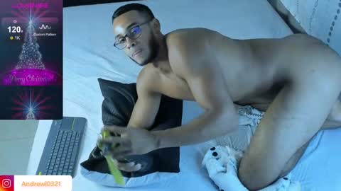 Snapshot of andrewl0321 chatting on 12.03.24 Follow me in Fansly     online show from 12.03.24