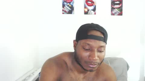 Snapshot of andrewoconnor__ chatting on 11.26.25 Andrew Oconnor online show from 11.26.25