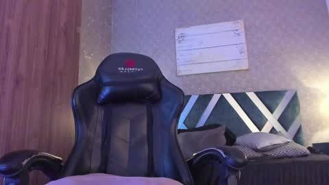 AndreW White online show from 12.12.24