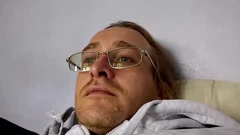 Snapshot of andrewwhitby chatting on 09.11.25 andrewwhitby online show from 09.11.25