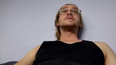 Snapshot of andrewwhitby chatting on 09.18.25 andrewwhitby online show from 09.18.25