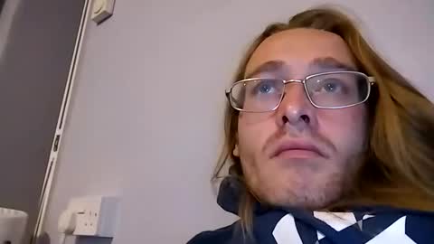 Snapshot of andrewwhitby chatting on 09.28.25 andrewwhitby online show from 09.28.25