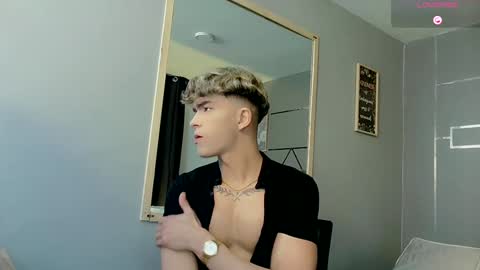 Snapshot of andrius_24 chatting on 02.01.25 online show from 02.01.25