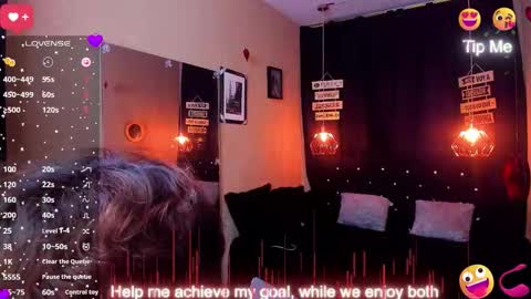 Snapshot of andrius_24 chatting on 09.18.25 online show from 09.18.25