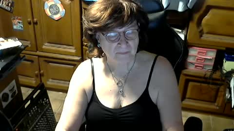 Snapshot of androgynia1 chatting on 07.27.26 androgynia online show from 07.27.26
