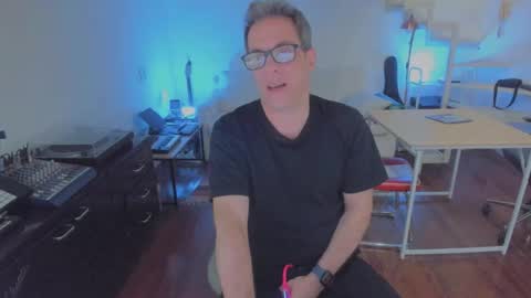 Snapshot of andy0pandi chatting on 09.29.25 Andrew online show from 09.29.25