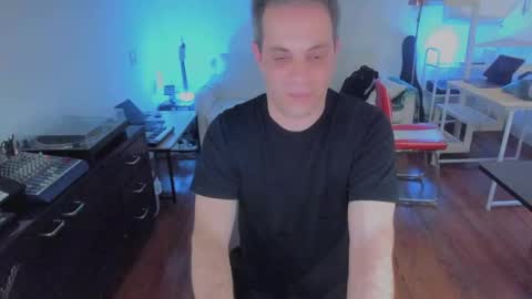 Snapshot of andy0pandi chatting on 10.03.25 Andrew online show from 10.03.25