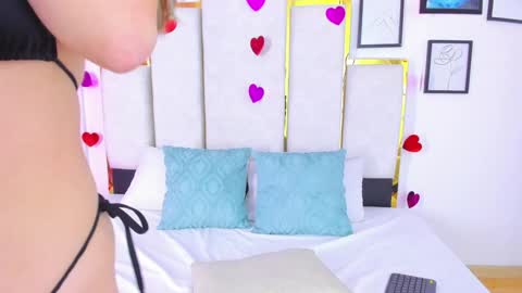 Andy bluee  online show from 02.04.25