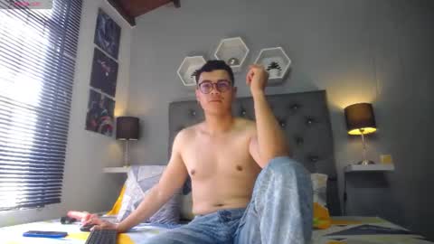 ANDY ESTEVEZ online show from 07.07.26