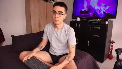 Snapshot of andy_shaaw chatting on 01.06.26 Andres online show from 01.06.26