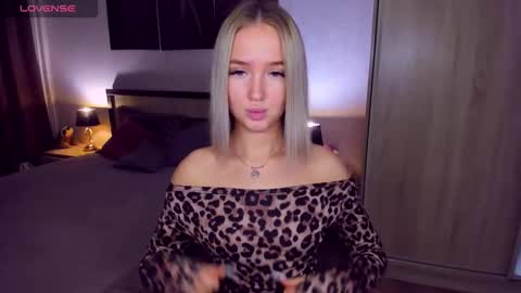 Snapshot of anfisalorns chatting on 10.12.25 Anfisa online show from 10.12.25