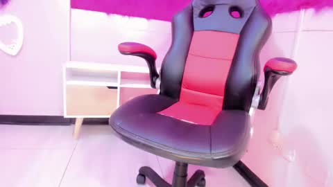 Snapshot of angel21___ chatting on 12.03.24 Angel21 online show from 12.03.24