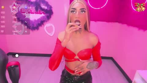 Snapshot of angel21___ chatting on 12.18.24 Angel21 online show from 12.18.24