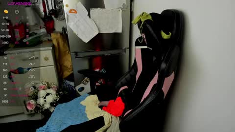 Snapshot of angel7you chatting on 12.23.24 Eva online show from 12.23.24