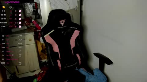 Snapshot of angel7you chatting on 01.29.25 Eva online show from 01.29.25