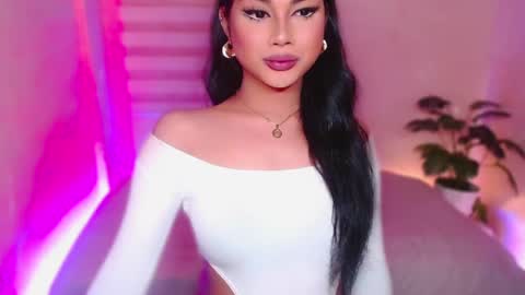 Snapshot of angel_eloaxx chatting on 06.18.26 Angel online show from 06.18.26