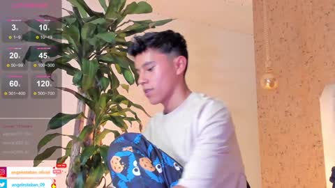 ngel Esteban  online show from 02.08.25