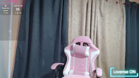 Snapshot of angel_girl10 chatting on 07.26.26 Angel Girl online show from 07.26.26