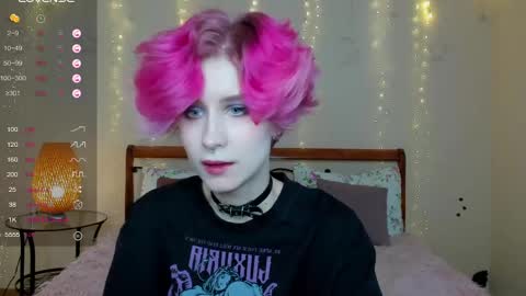 Snapshot of angel_julles chatting on 05.10.26 Angel Dust online show from 05.10.26
