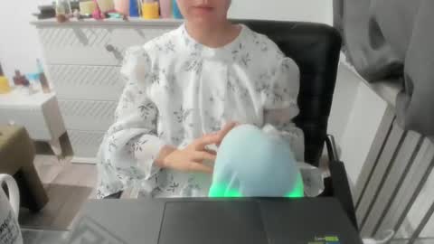 angel_lee__ online show from 02.18.25