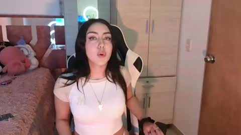 Snapshot of angel_lusst chatting on 12.27.24 angeline online show from 12.27.24