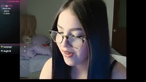 Snapshot of angel_sweet_v chatting on 03.16.26 Sweet Angel online show from 03.16.26