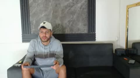 Snapshot of angel_villareal_ chatting on 02.10.26 angel_villareal_ online show from 02.10.26