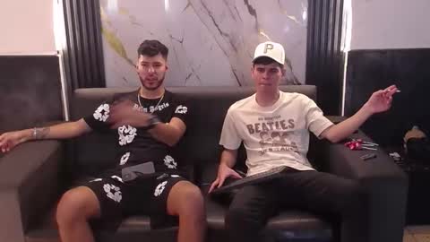 angel_villareal_ online show from 03.16.26