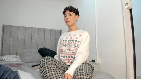 Snapshot of angel_villarreal chatting on 12.15.24 Angel online show from 12.15.24