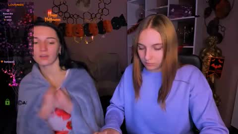 Snapshot of angel_void chatting on 10.29.25 Angel online show from 10.29.25