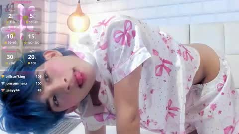 Snapshot of angel_yuhog chatting on 11.21.25 Angel online show from 11.21.25