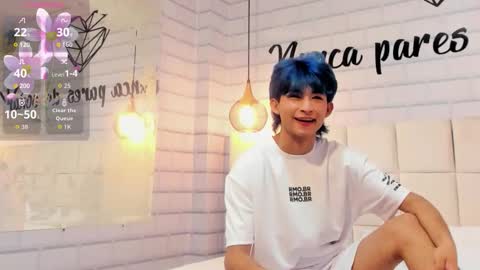 Snapshot of angel_yuhog chatting on 11.22.25 Angel online show from 11.22.25